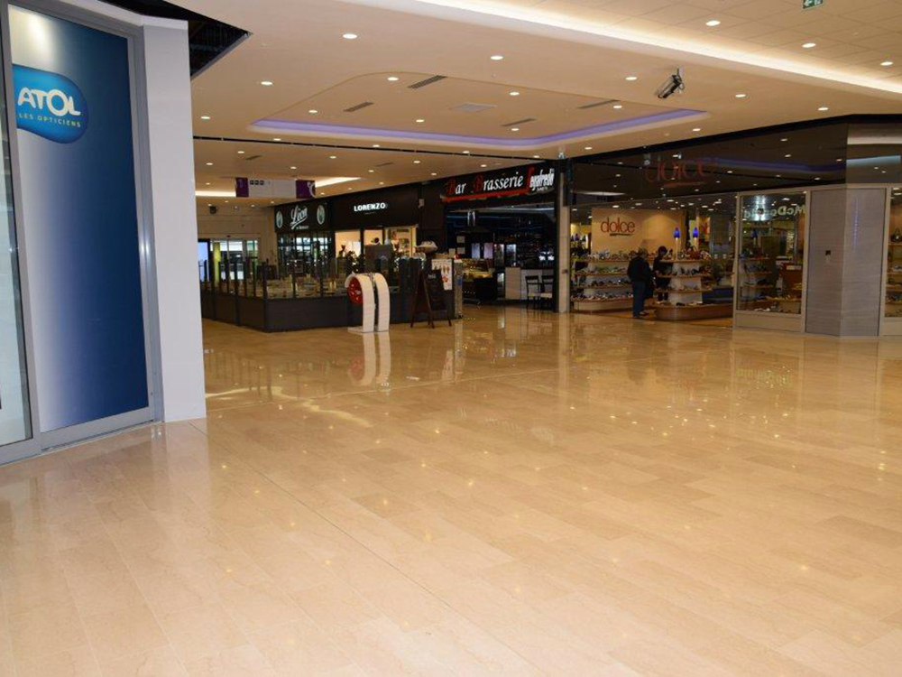 Parinor Commercial Center